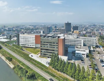東北医科薬科大学病院の建物